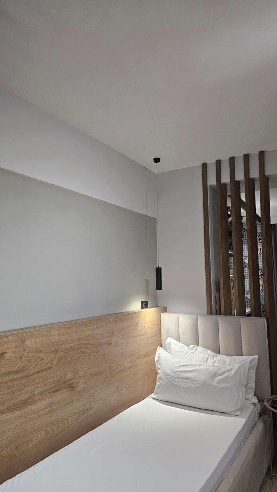 Tam Serviced Studio Apartments Next To Blloku Tirana Zewnętrze zdjęcie