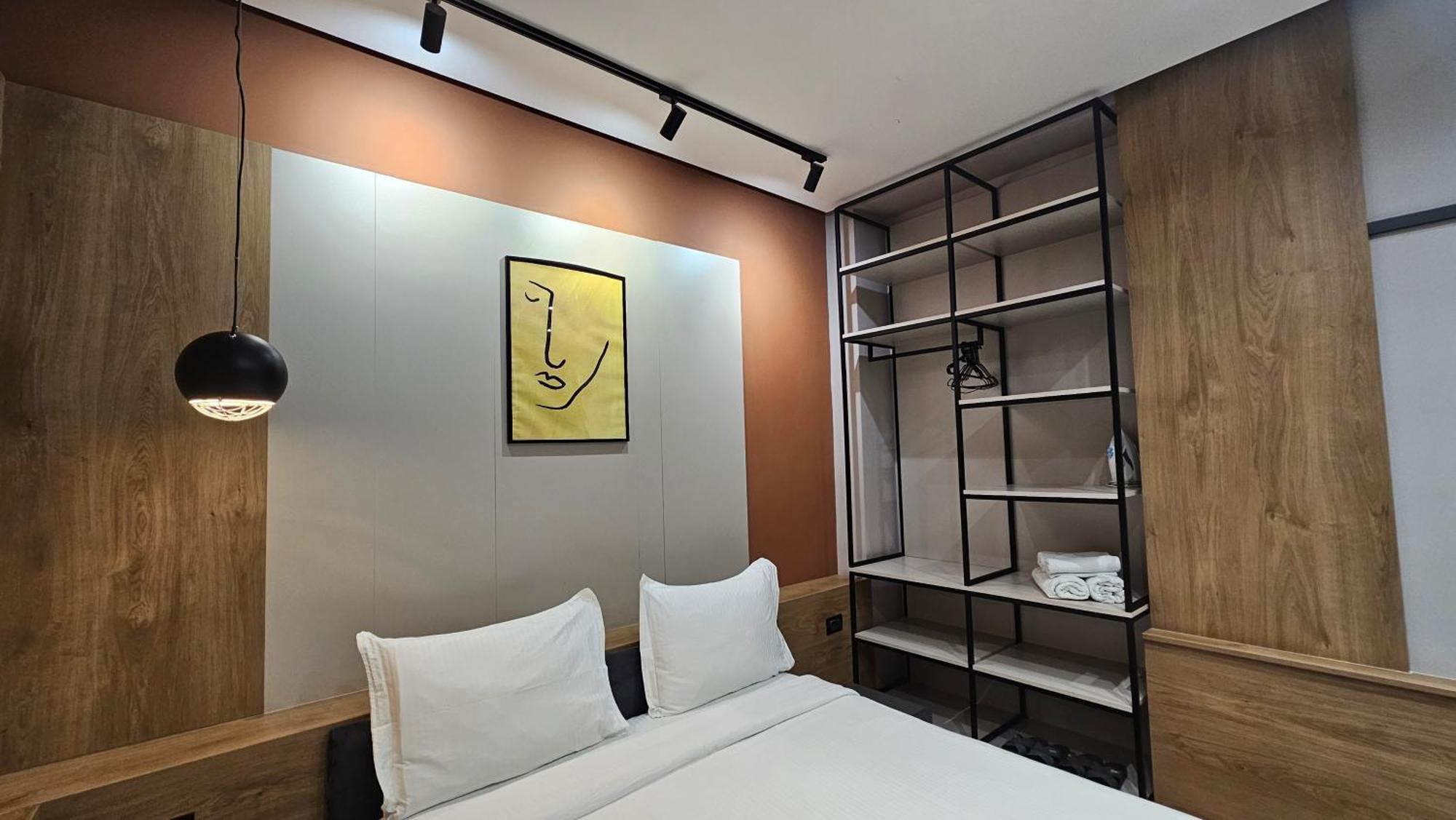 Tam Serviced Studio Apartments Next To Blloku Tirana Zewnętrze zdjęcie
