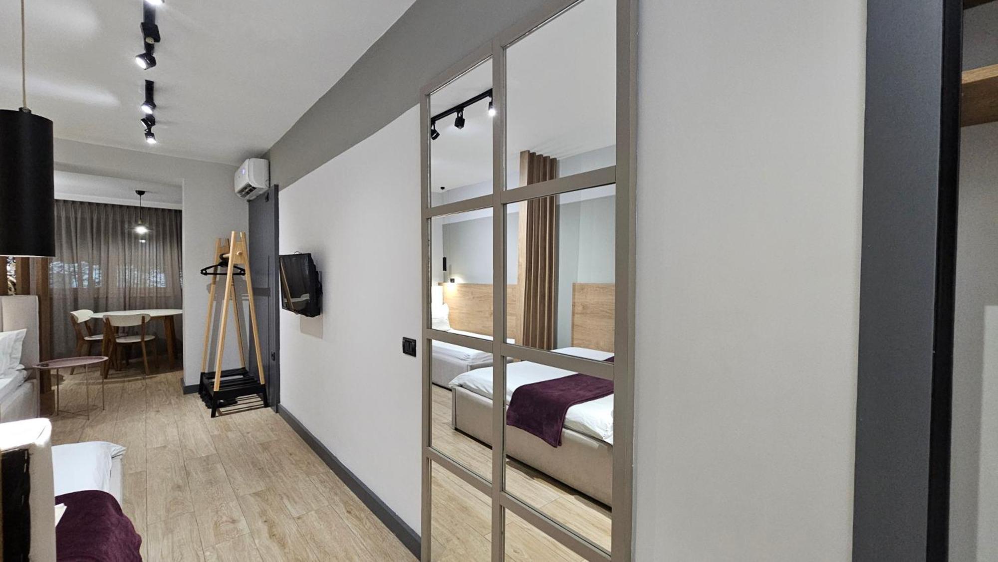 Tam Serviced Studio Apartments Next To Blloku Tirana Zewnętrze zdjęcie