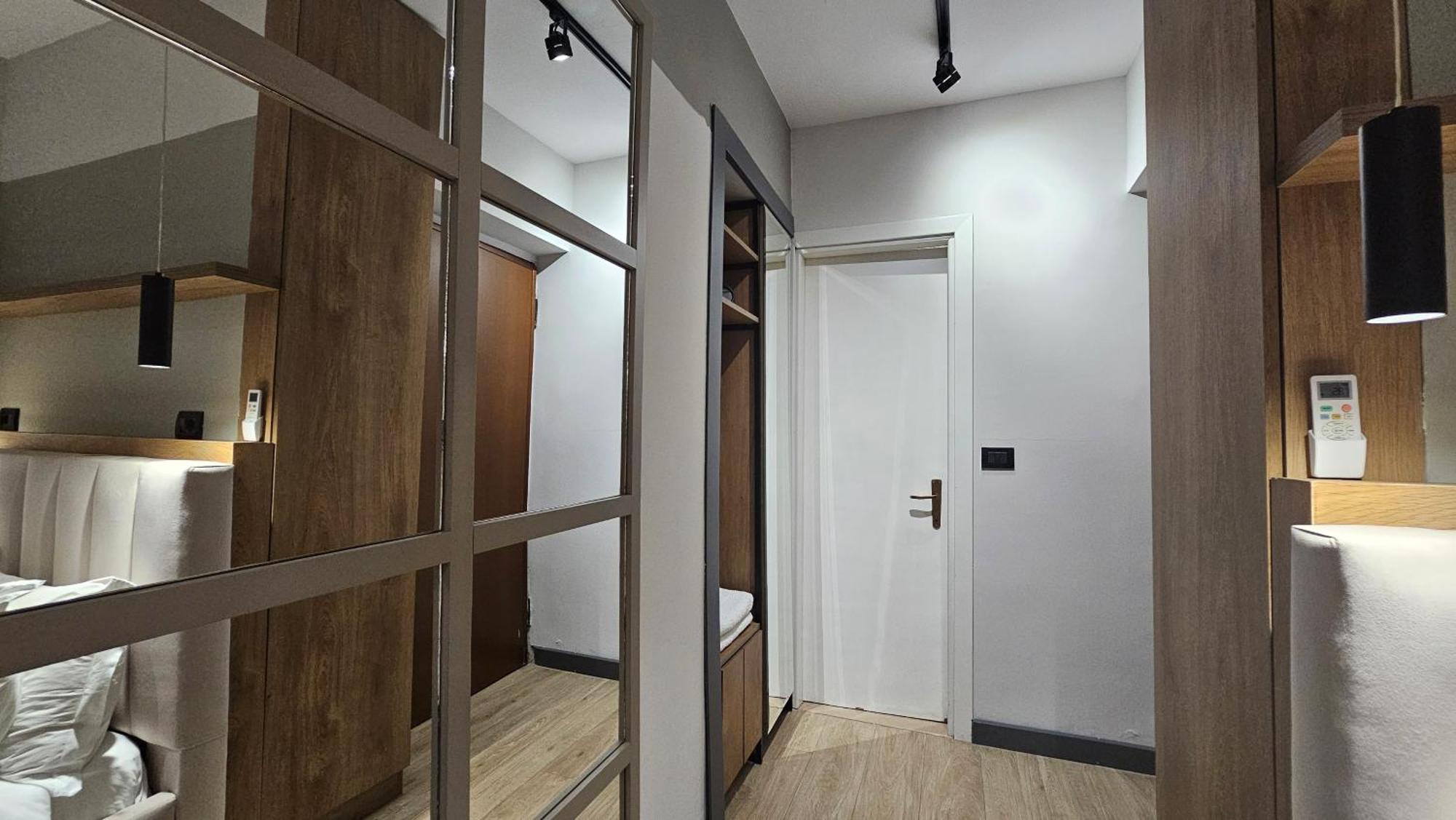 Tam Serviced Studio Apartments Next To Blloku Tirana Zewnętrze zdjęcie