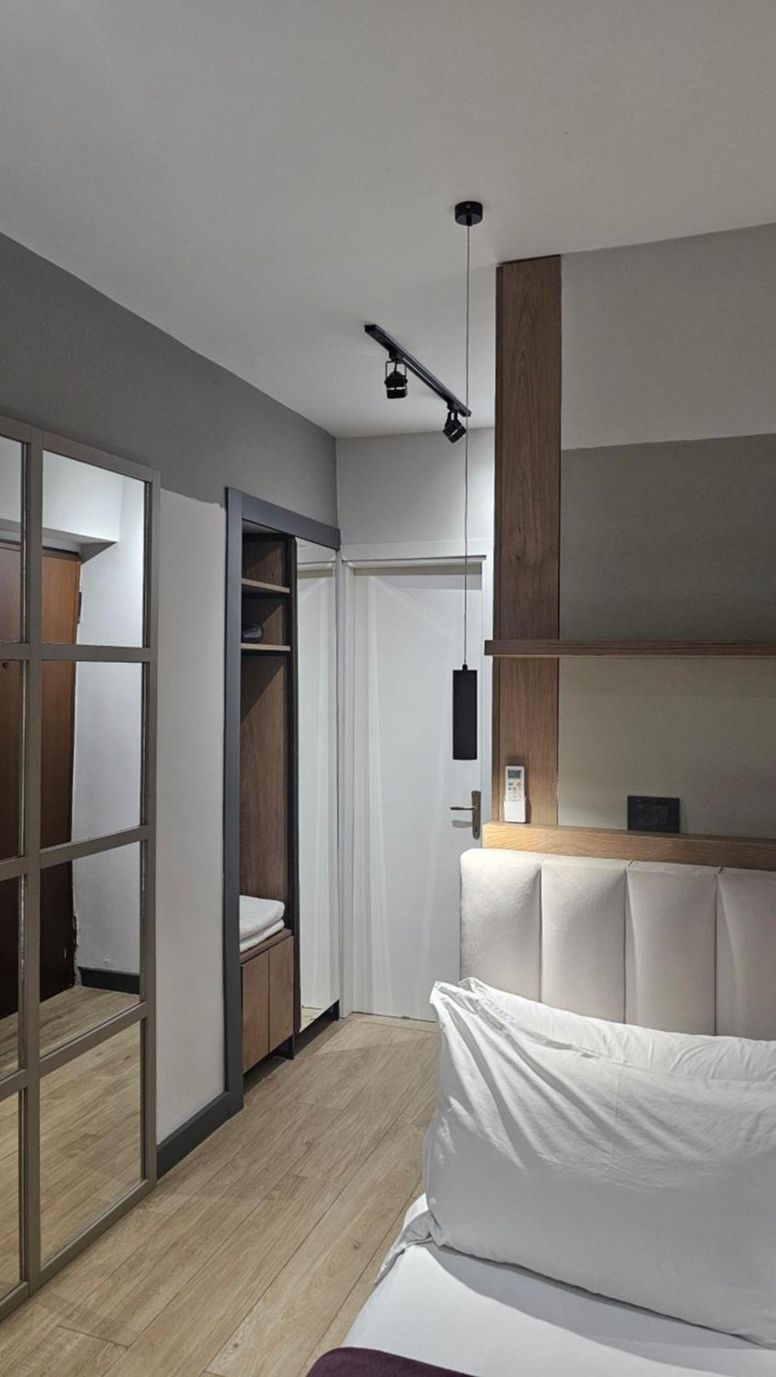Tam Serviced Studio Apartments Next To Blloku Tirana Zewnętrze zdjęcie