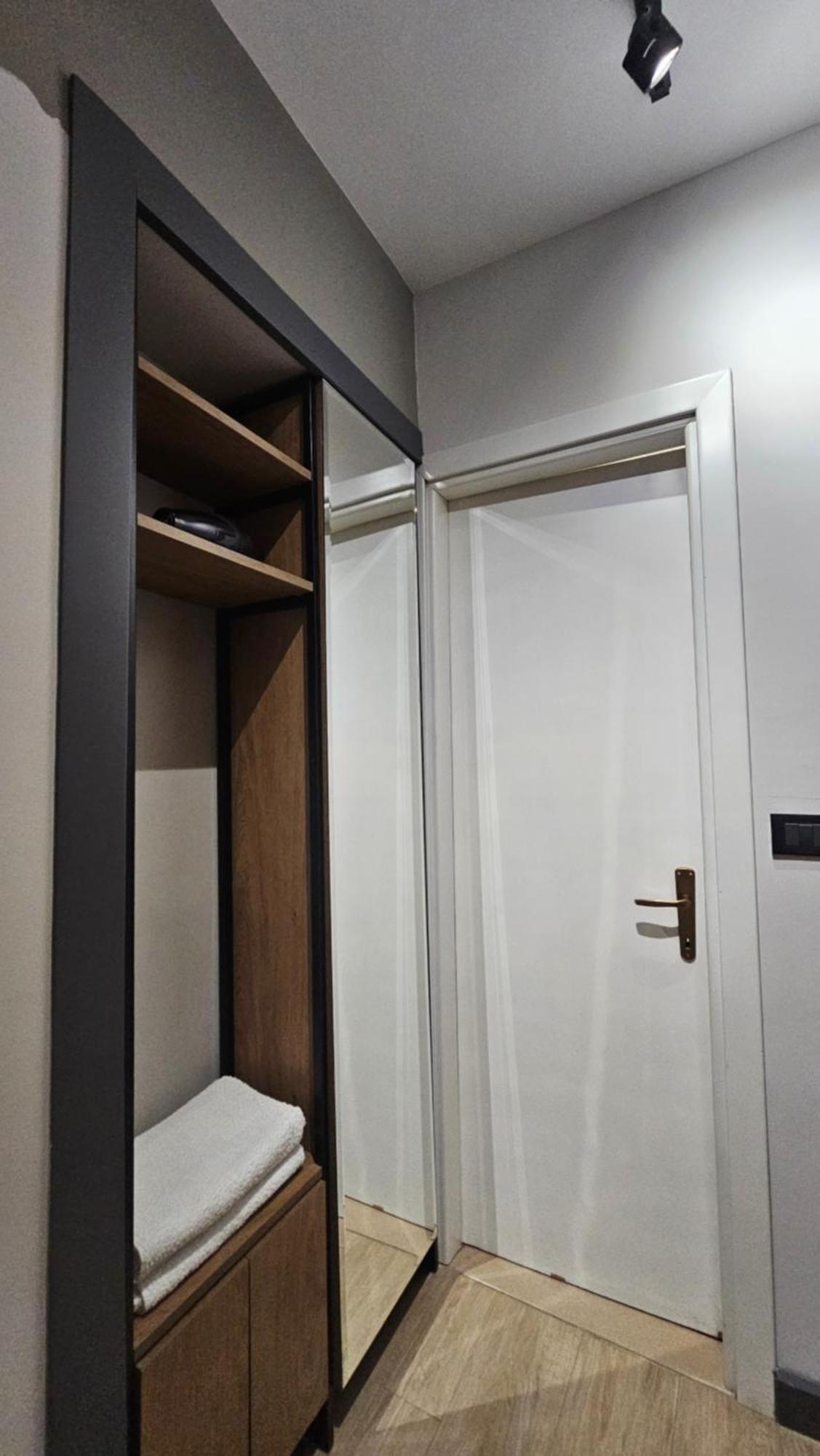 Tam Serviced Studio Apartments Next To Blloku Tirana Zewnętrze zdjęcie