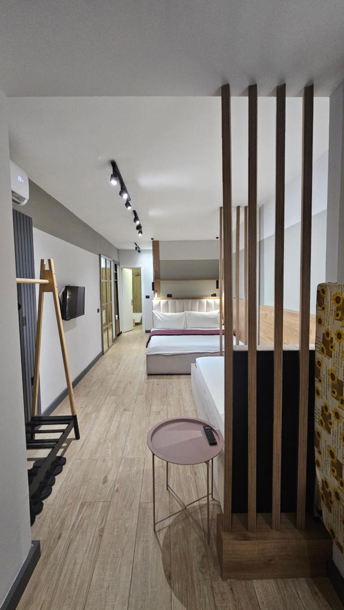Tam Serviced Studio Apartments Next To Blloku Tirana Zewnętrze zdjęcie
