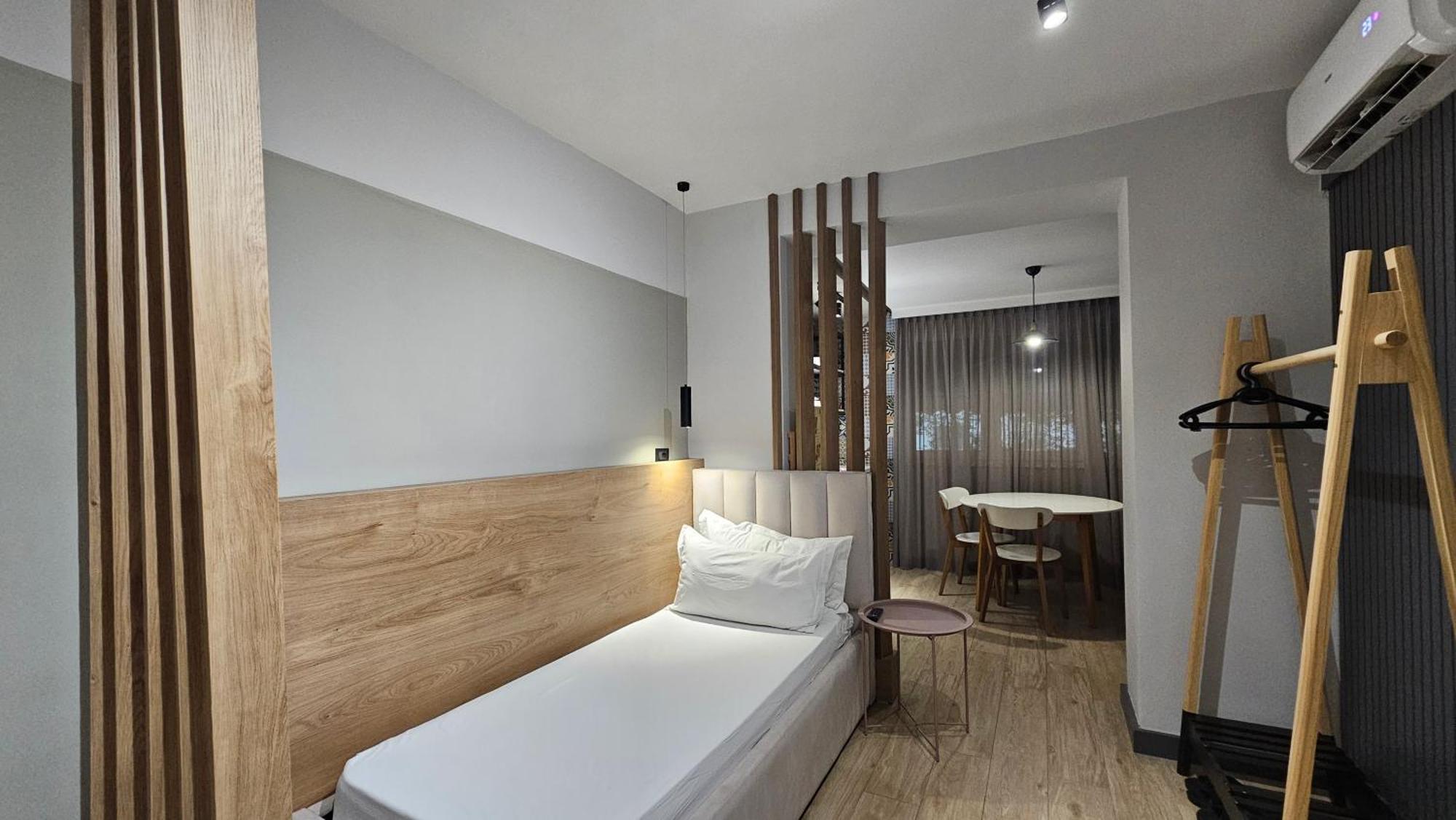 Tam Serviced Studio Apartments Next To Blloku Tirana Zewnętrze zdjęcie