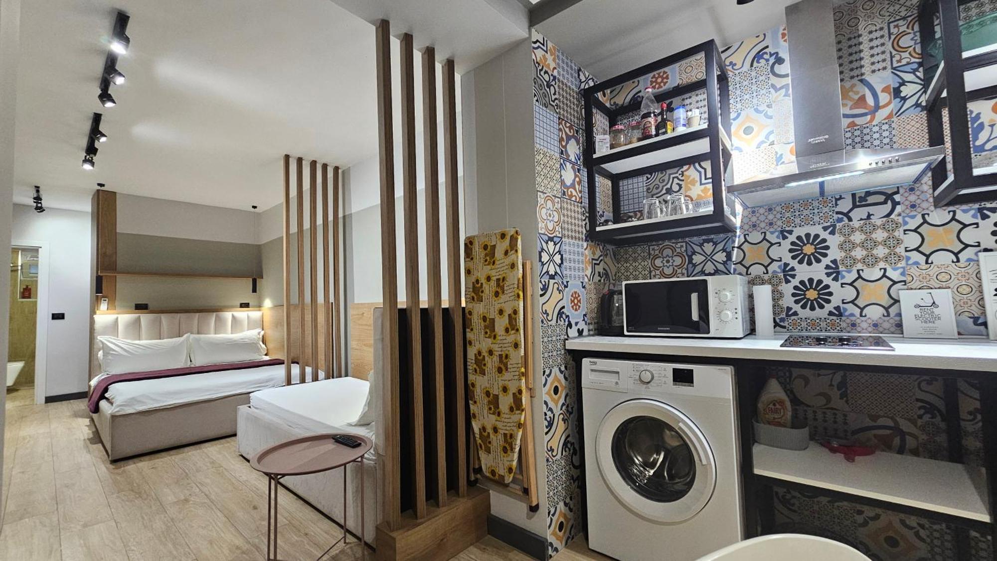 Tam Serviced Studio Apartments Next To Blloku Tirana Zewnętrze zdjęcie