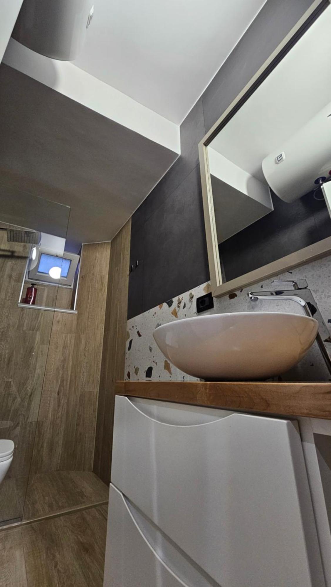 Tam Serviced Studio Apartments Next To Blloku Tirana Zewnętrze zdjęcie